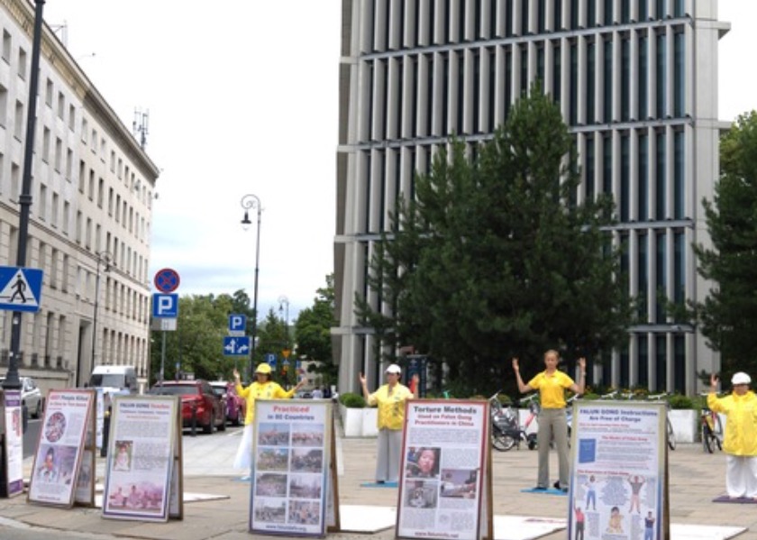 Image for article Polonia: Manifestación pacífica frente al Parlamento marcan los 26 años de persecución
