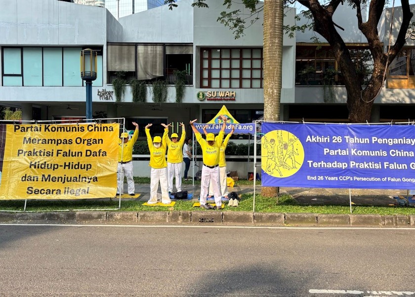 Image for article Indonesia: Una manifestación pacífica y una vigilia con velas rememoran 26 años de esfuerzos para poner fin a la persecución a Falun Dafa