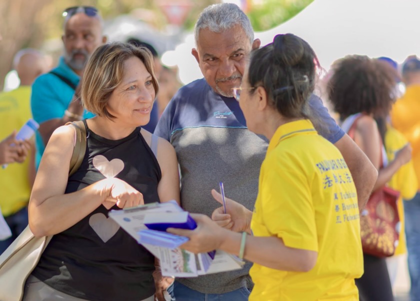 Image for article Isla Reunión, Francia: Presentación de Falun Dafa y concientización sobre la persecución en un evento en La Possession