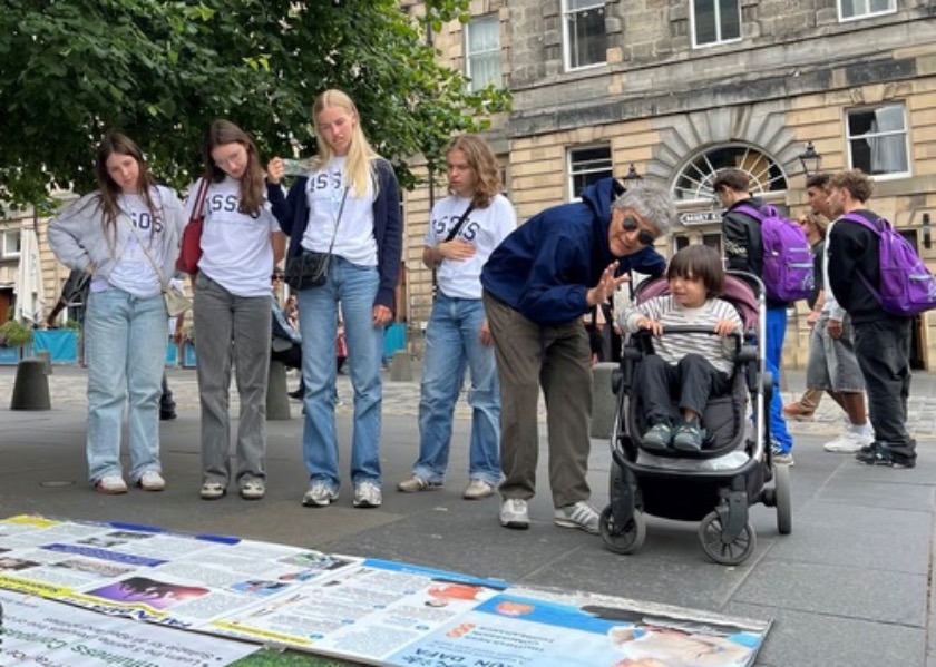 Image for article Edimburgo, Escocia: Los practicantes de Falun Dafa piden que se ponga fin a décadas de persecución en China
