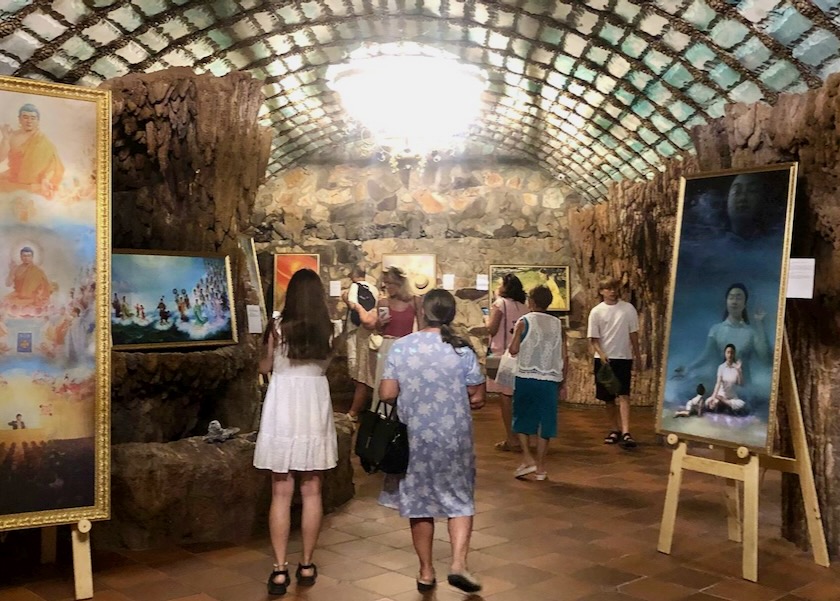 Image for article Bulgaria: Visitantes conmovidos por la resiliencia y la espiritualidad de la Exposición Internacional 