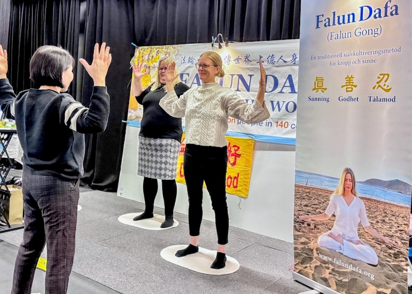 Image for article Presentación de Falun Dafa en la Feria de Salud de Solna, Suecia