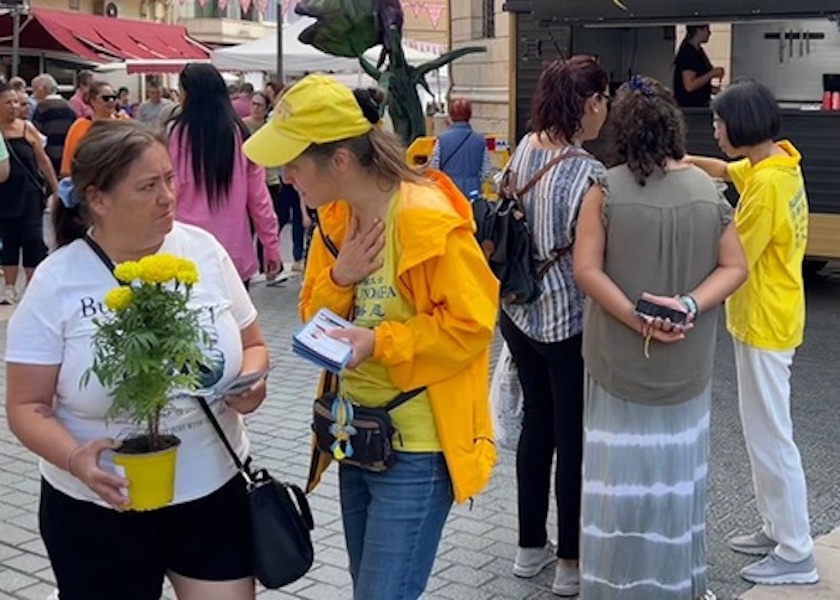 Image for article España: La gente elogia a Falun Dafa durante un evento en Mallorca