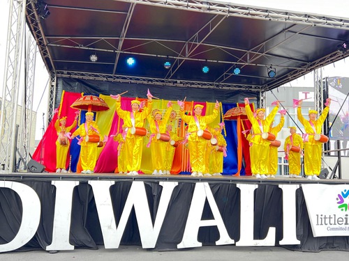 Image for article Nueva Zelanda: La gente conoce sobre Falun Dafa durante el Festival Diwali en Auckland