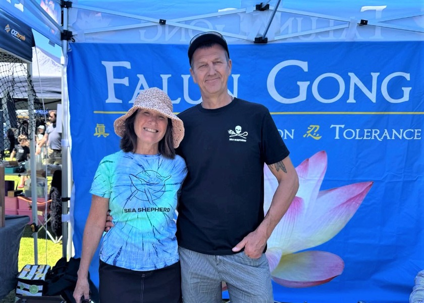 Image for article Australia: La gente expresa su apoyo a Falun Dafa en la Feria Comunitaria de Australia Occidental