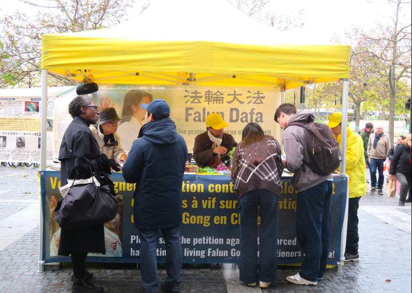 Image for article Dando a conocer Falun Dafa y la persecución en China en eventos en París y Colmar, Francia