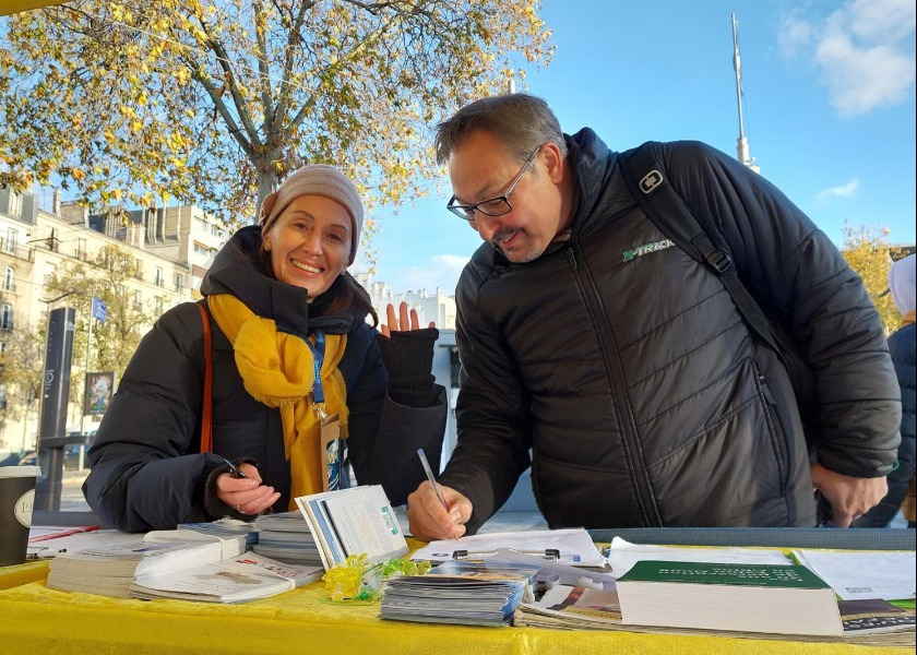 Image for article Francia: Líderes destacados denuncian la persecución en la Feria de Alcaldes y Autoridades Locales