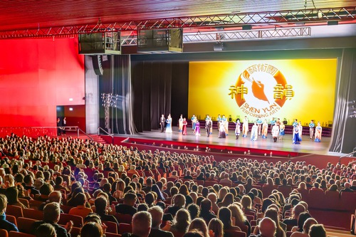 Image for article Público en Austria, Francia, Italia, Suiza, Reino Unido y Estados Unidos valora Shen Yun por sus bendiciones y beneficios