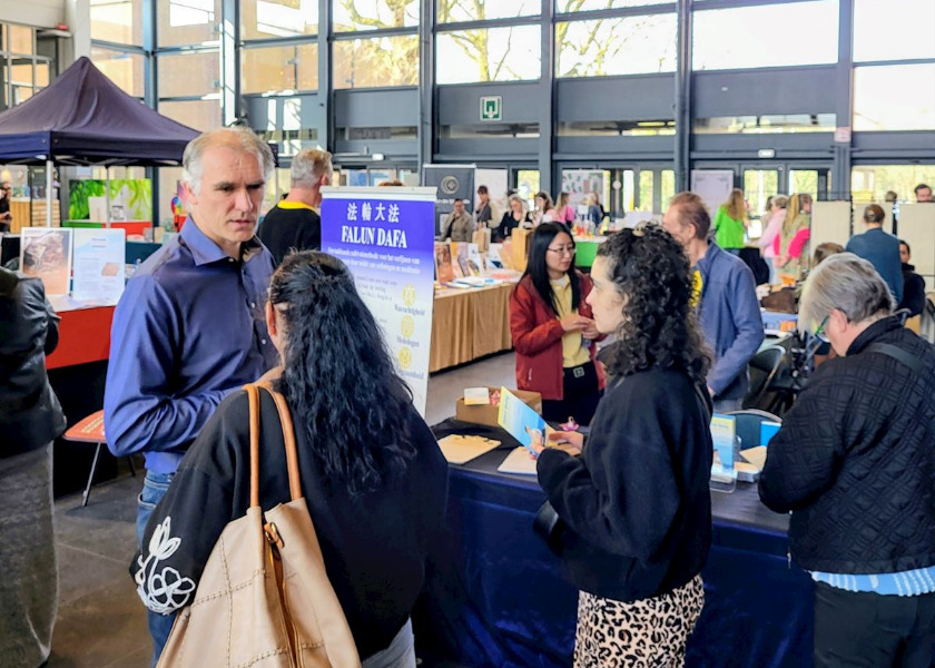 Image for article Presentación de Falun Dafa en la Feria Espiritual de Primavera en Bélgica