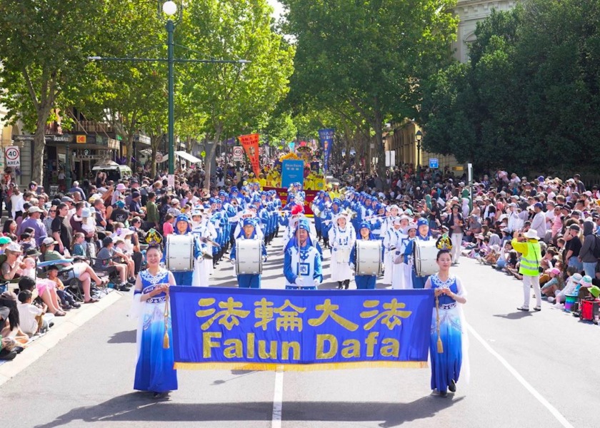 Image for article Australia: Los principios rectores de Falun Dafa elogiados durante el desfile de Pascua en Bendigo
