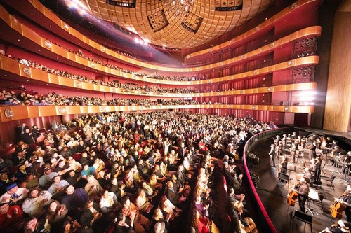 Image for article Funcionarios de Europa y América disfrutan de Shen Yun: “Un experiencia que enriquece todos los sentidos”