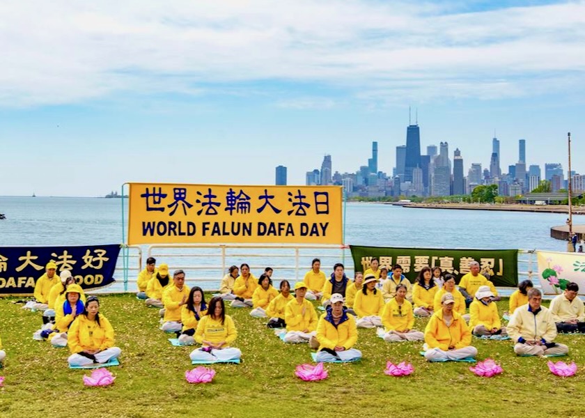 Image for article Verdad-Benevolencia-Tolerancia conmueven a los transeúntes en la celebración del Día de Falun Dafa