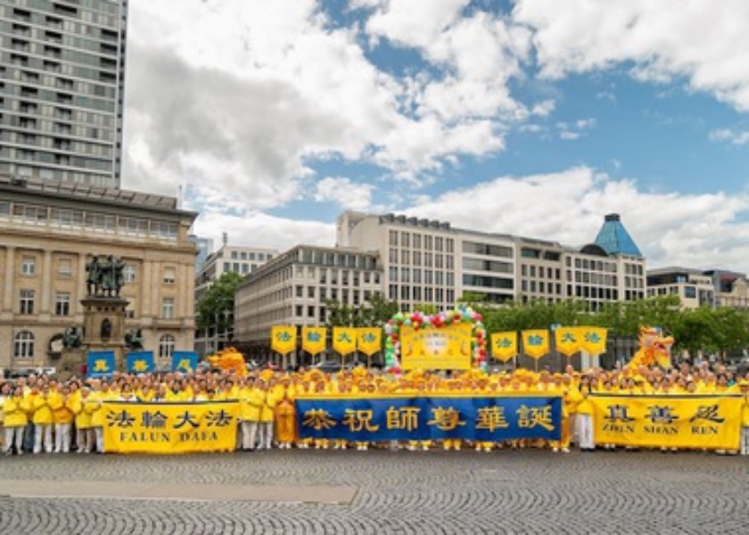 Image for article Fráncfort, Alemania: Parlamentarios estatales felicitan la celebración del Día de Falun Dafa