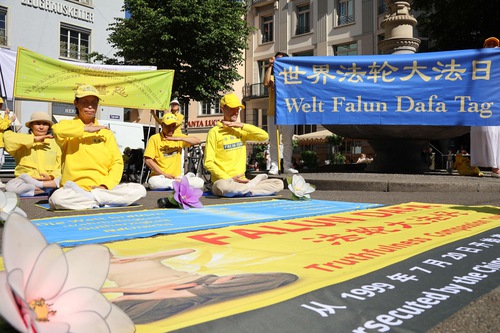 Image for article Presentación de Falun Dafa en Zúrich, Suiza
