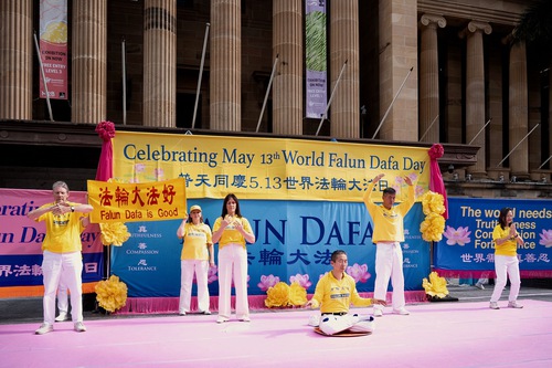 Image for article Concejal durante la celebración del Día de Falun Dafa en Australia: “Continúen practicando esta maravillosa práctica”