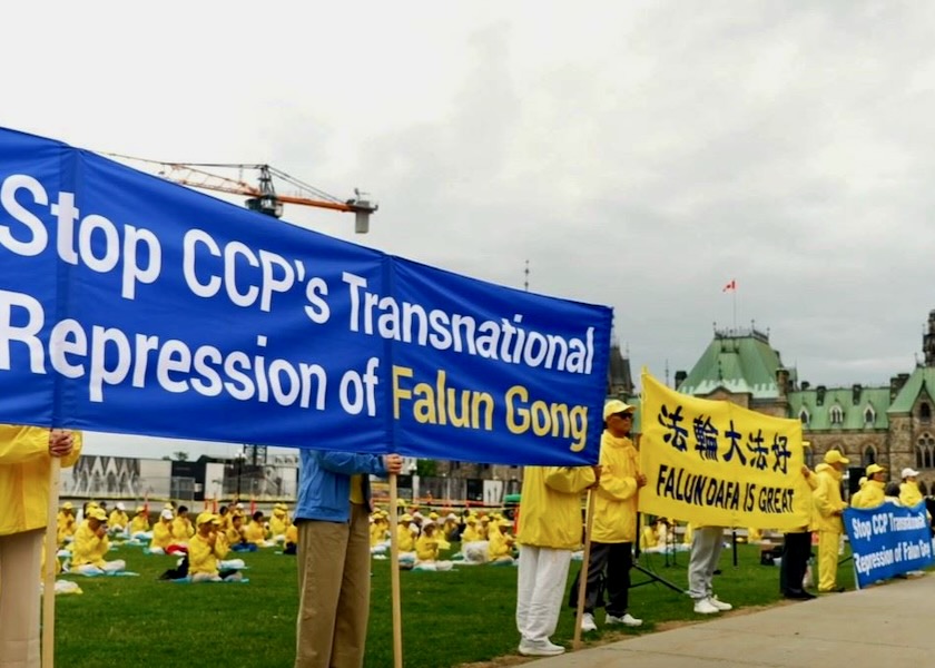 Image for article Canadá: Practicantes de Falun Dafa ofrecen rueda de prensa en el Parlamento durante la visita del Ministro de Relaciones Exteriores de China