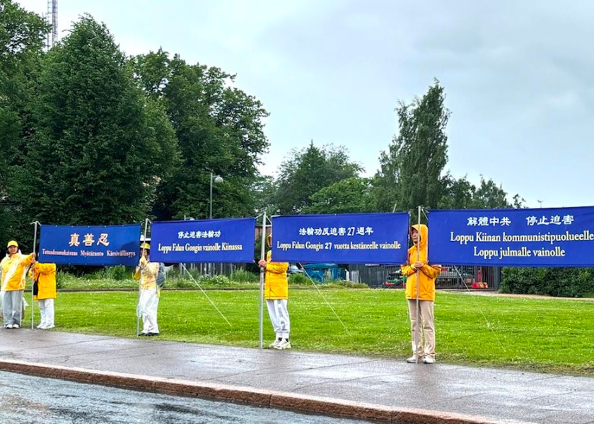 Image for article Practicantes de Falun Dafa protestan contra la persecución del régimen chino durante la visita del Ministro de Relaciones Exteriores a Finlandia y Noruega
