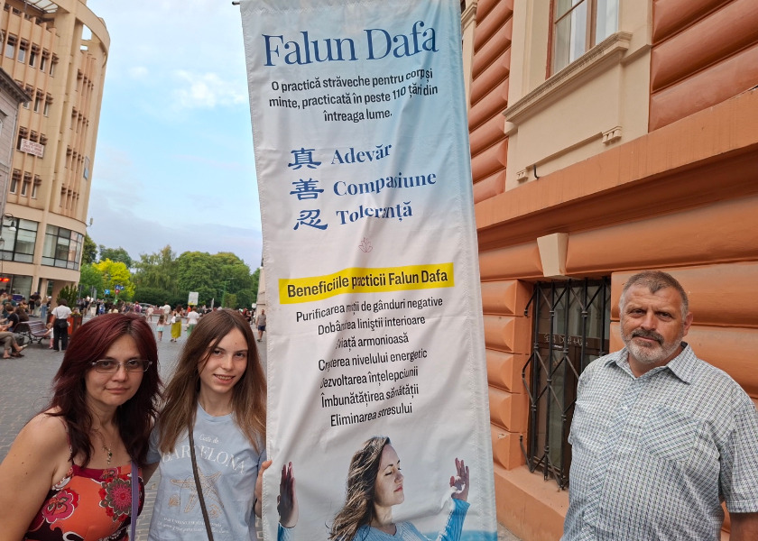 Image for article Rumania: La gente aprende sobre Falun Dafa y elogia sus principios rectores