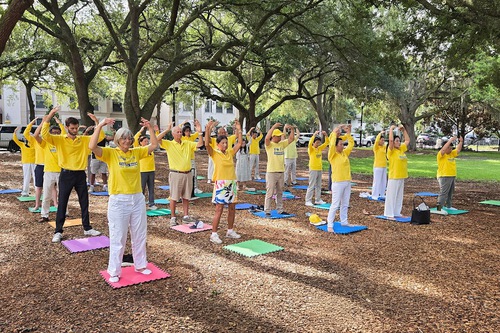 Image for article La gente en Orlando, Florida, condena la persecución del PCCh a Falun Dafa