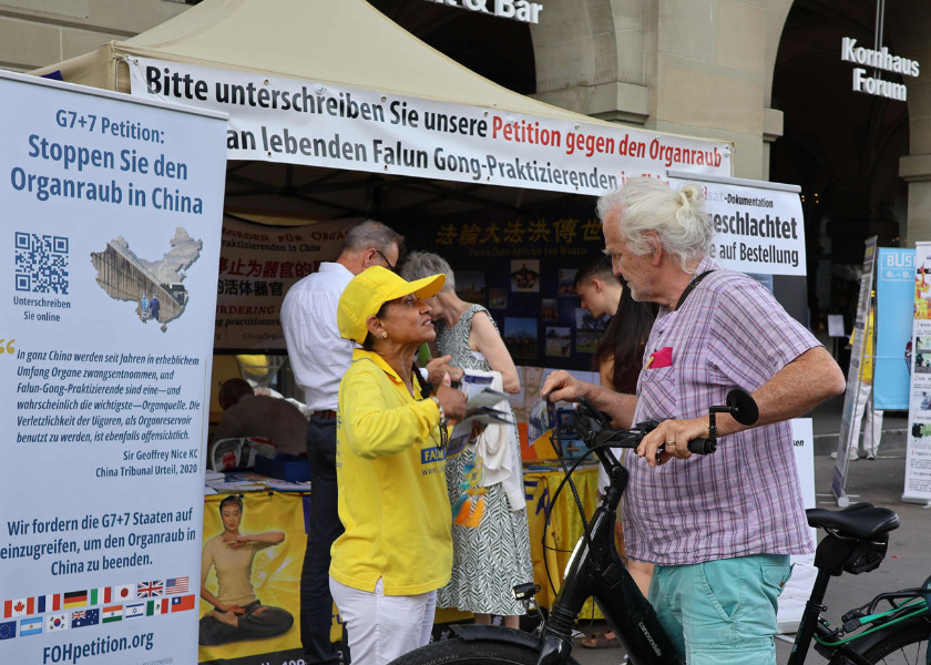Image for article Personas en Suiza alientan a los practicantes a seguir denunciando la persecución en China