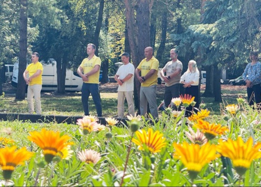 Image for article Ucrania: La gente elogia Falun Dafa durante el Día de la Ciudad en Rivne