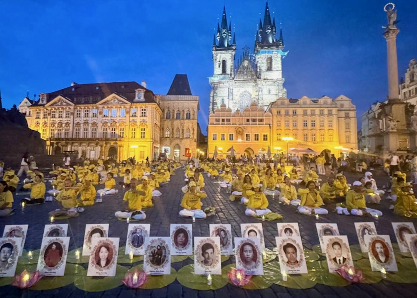 Image for article República Checa: Personas en Praga condenan la persecución a Falun Gong por parte del PCCh