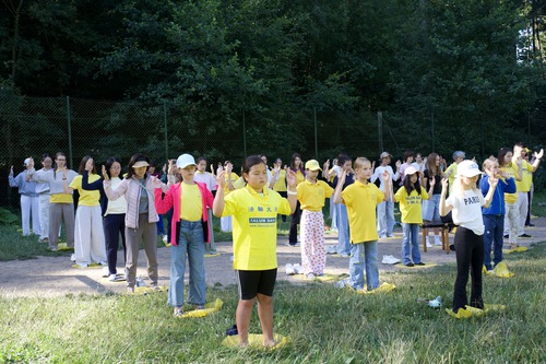 Image for article Meschede-Eversberg, Alemania: Los asistentes reflexionan sobre sus experiencias en el Campamento de Verano Minghui