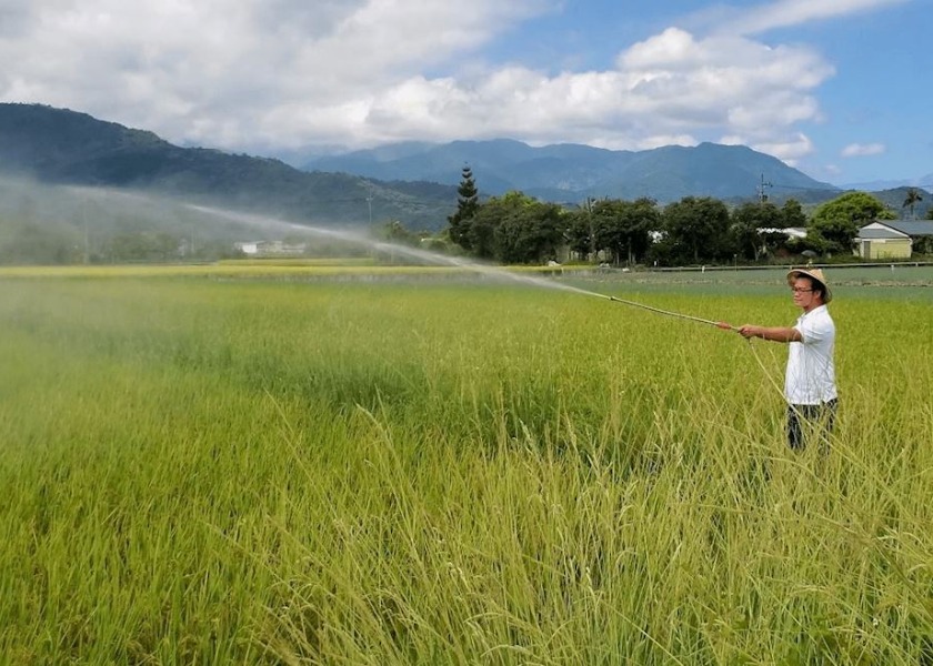 Image for article Cultivando la tierra con una mano y una fe inquebrantable