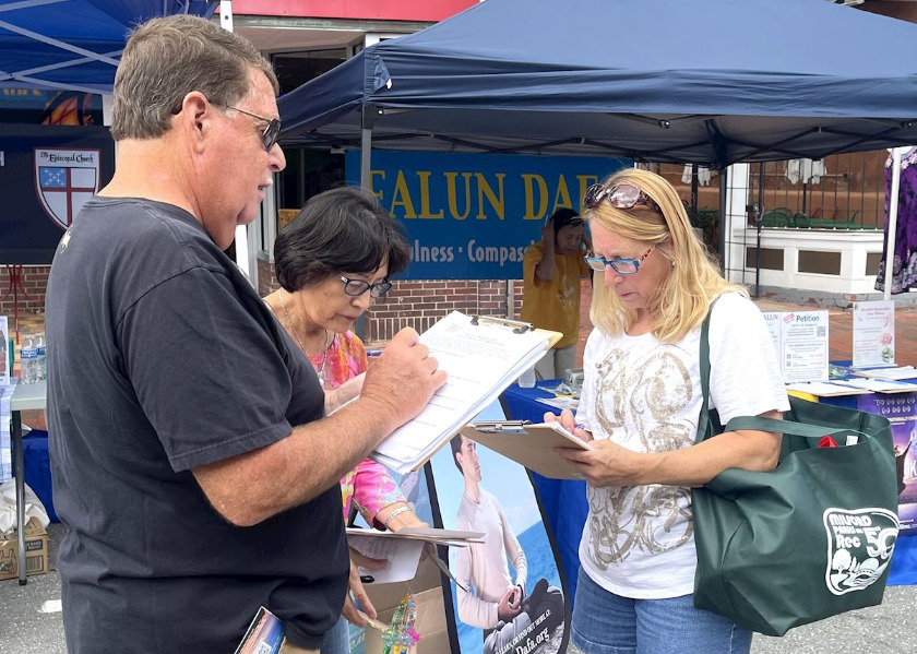 Image for article Personas condenan la sustracción forzada de órganos en el Festival de la Libertad Riverwalk en Delaware