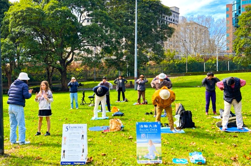Image for article Sídney, Australia: Dando a conocer Falun Dafa en Belmore Park